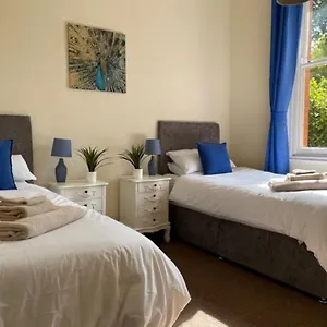 https://victorian-apartment-private-courtyard-parking-city-centre.hotelsin-nottingham.com