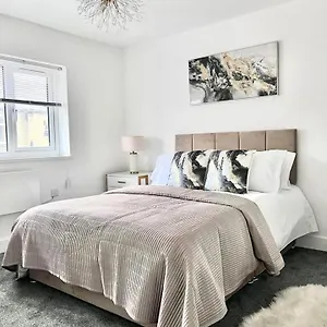 Apartment Luxury 2-bed Lindley, Huddersfield